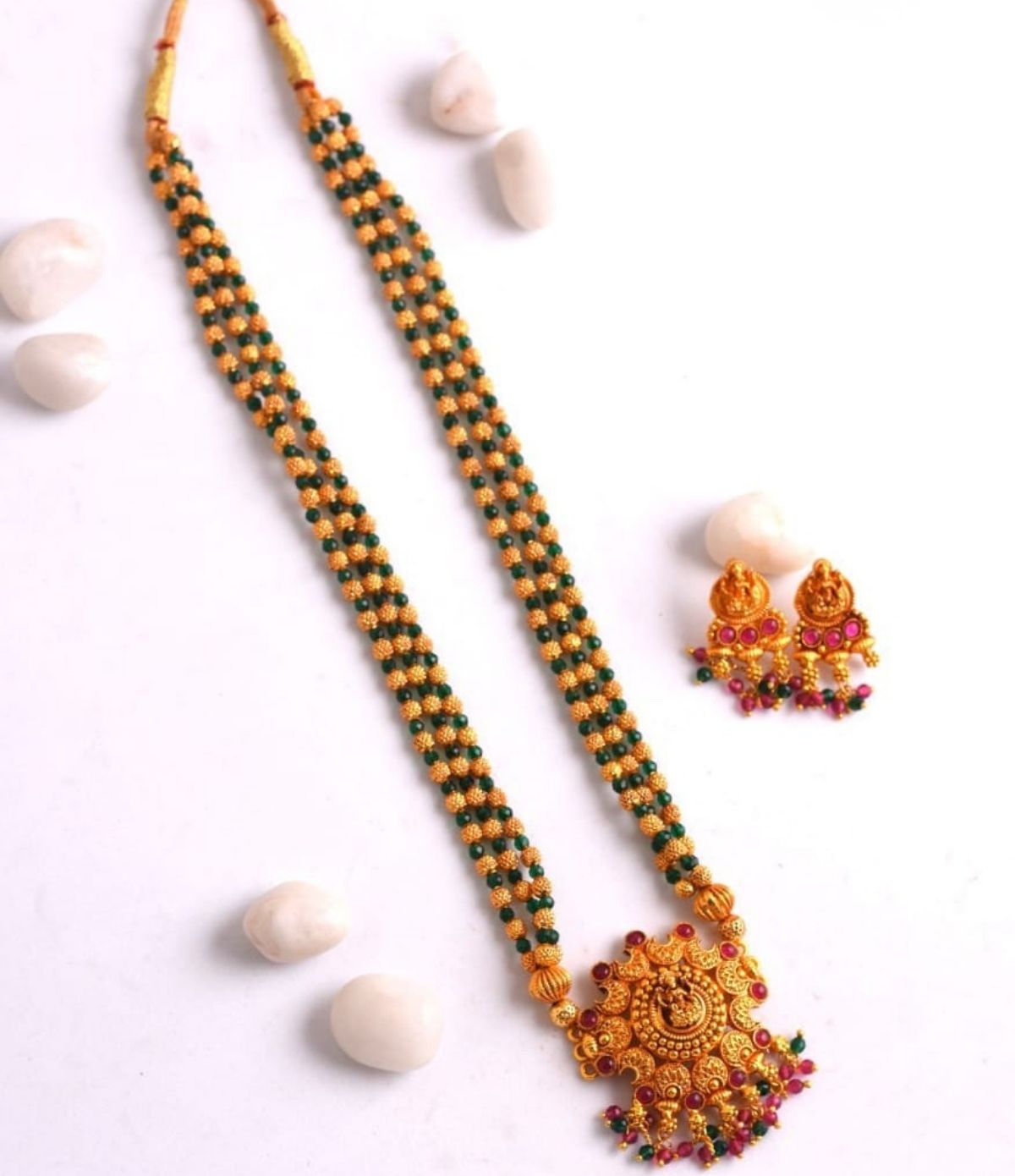 Emerald Green Crystal & Golden Mani Haar