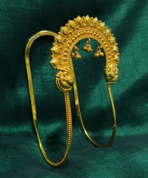 Ghungroo Motif Golden Bajuband