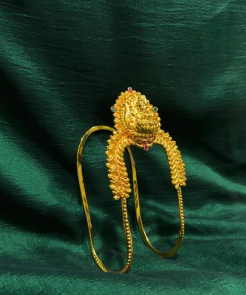 Divine Laxmi Golden Bajuband